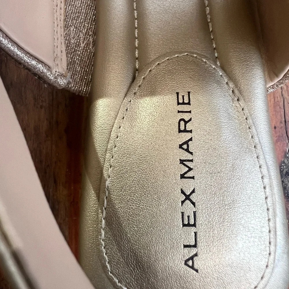 ALEX MARIE Gold Sparkly Sequin Open Toe Kitten Heels Women’s 8.5 NWOT - Picture 5 of 8